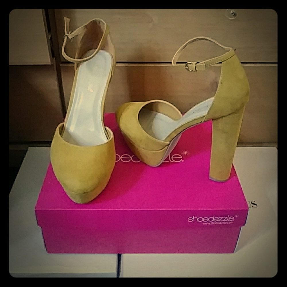 Sabrina Platform Pumps!!! 💛